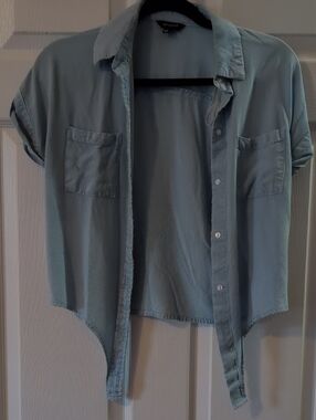 Light Blue Short Sleeve Button-Front Shirt